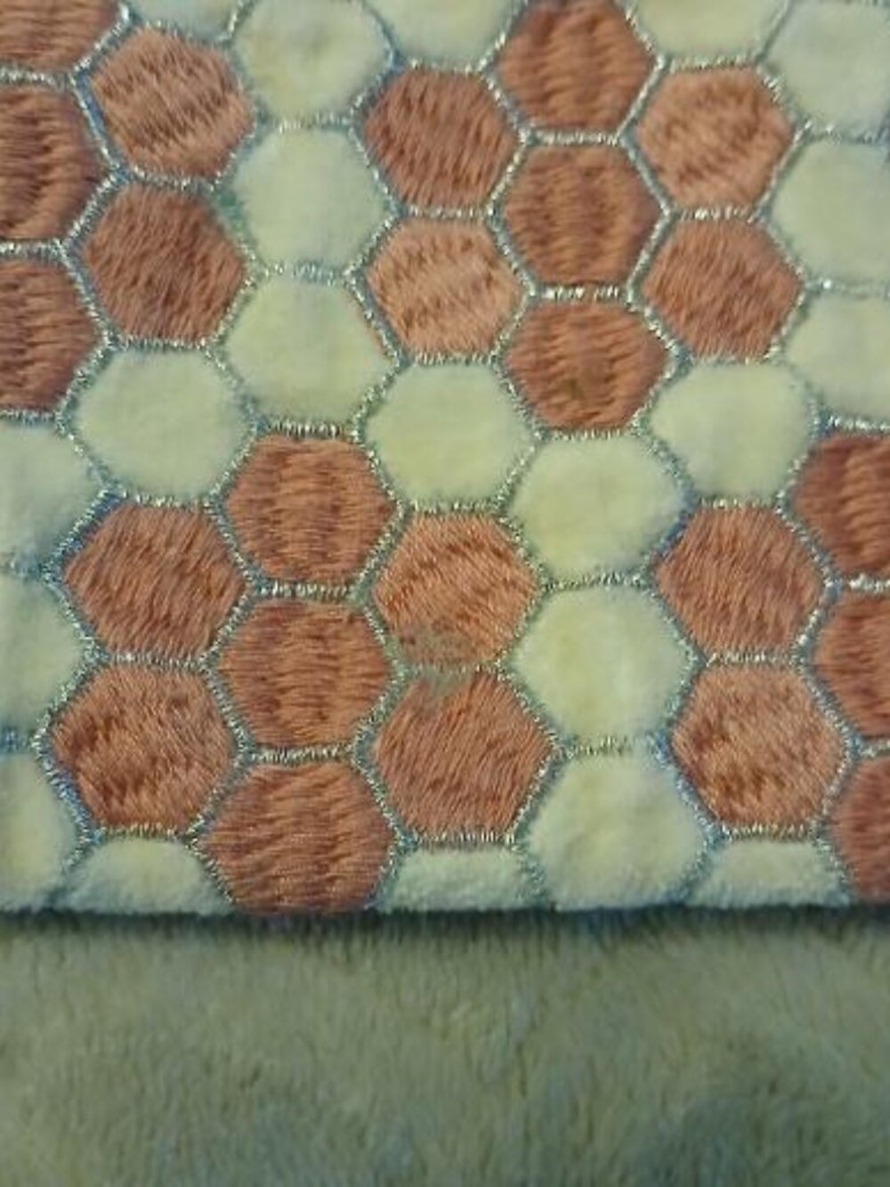 Sweet honeycomb stitching in pink, silver and off-white small zipper bag
